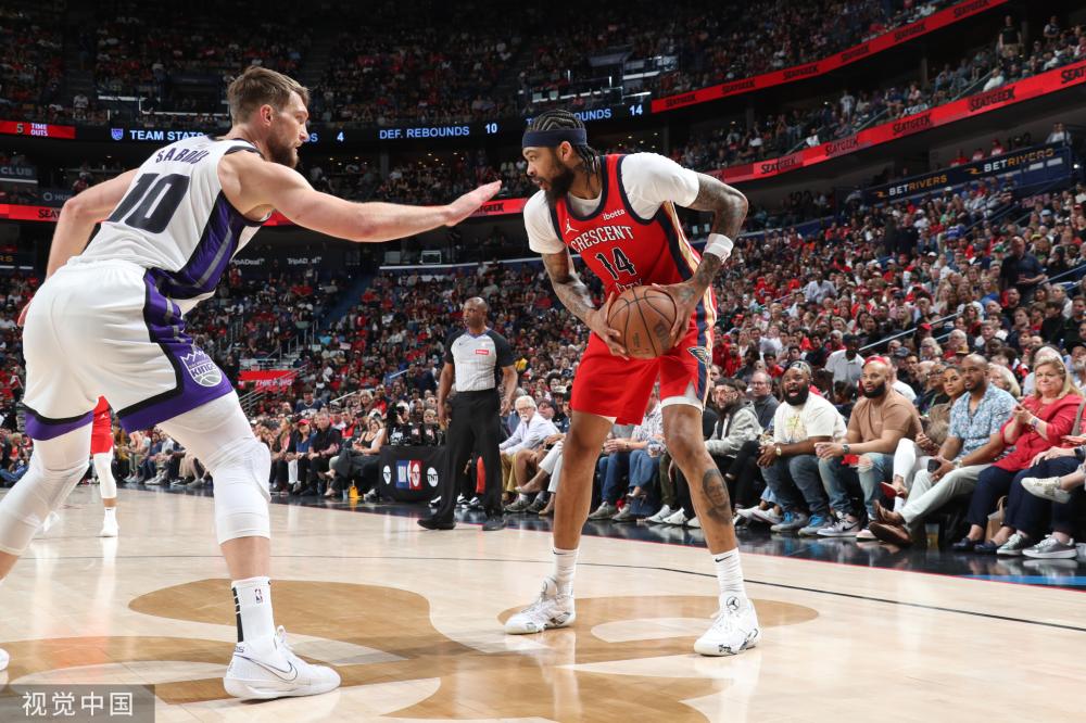 据一定优势 据一定优势