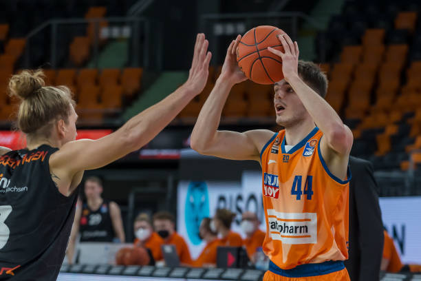 的海湾杯做 的海湾杯做