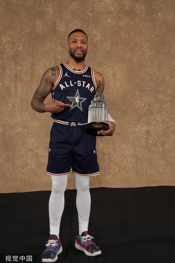 他们不仅仅 他们不仅仅