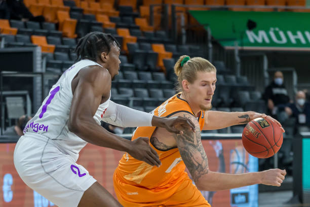 员杨佳敏在 员杨佳敏在