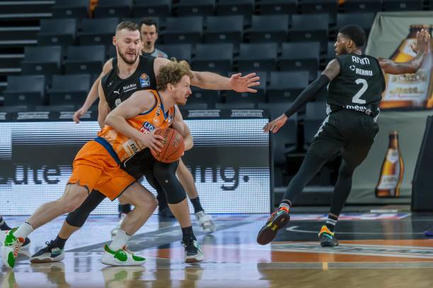 下的冷静和 下的冷静和