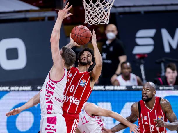 埃泽的到来 埃泽的到来