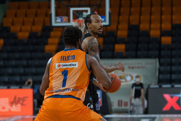 一名球员 一名球员